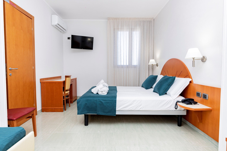 Bedroom 5, Hotel Alba, Lecce