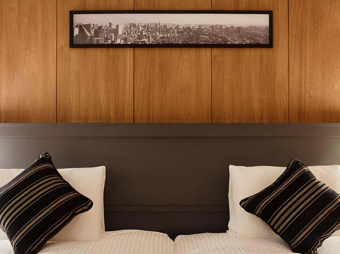 Bedroom 6