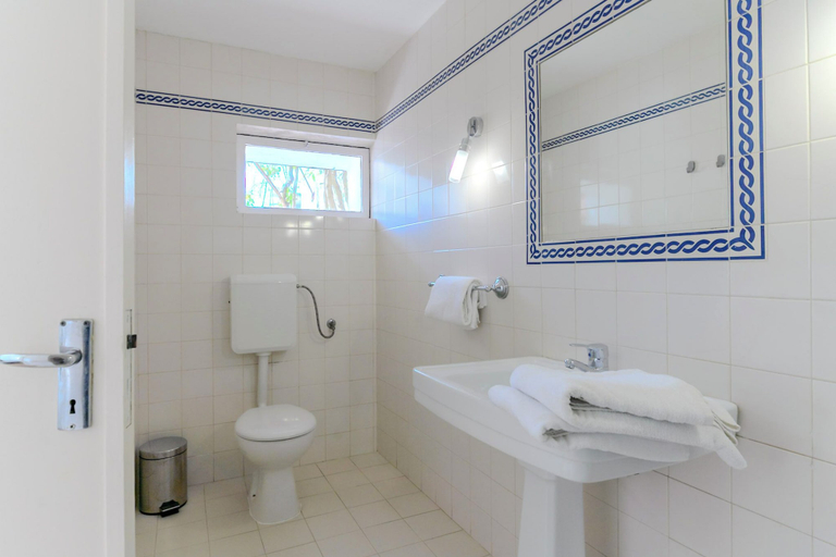 Bathroom 4, Bo Boutique Hotel & Hairshop, Lagoa