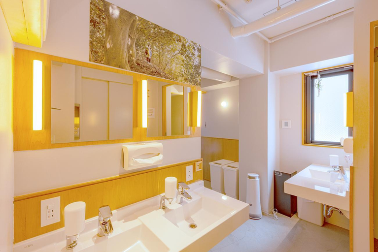 Bathroom 14