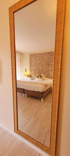 Bathroom 5, hôtel tennis internationnal, Hérault