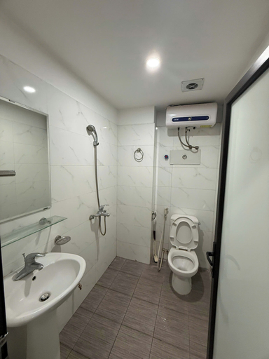 Bathroom 3, Era Apartment Ha Yen Quyet, Cầu Giấy