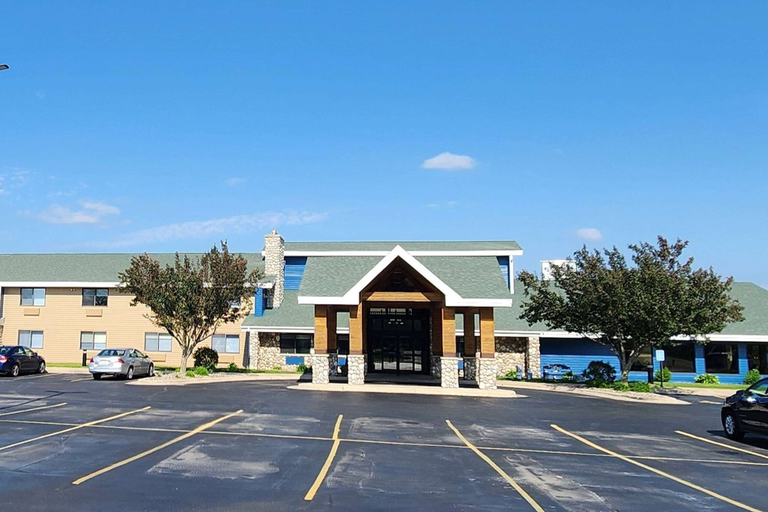 Exterior & Views 2, AmericInn by Wyndham Austin, Mower