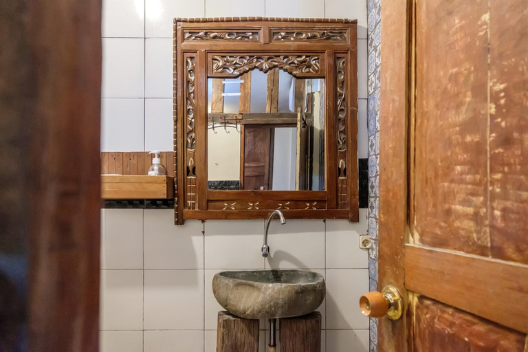 Bathroom 12