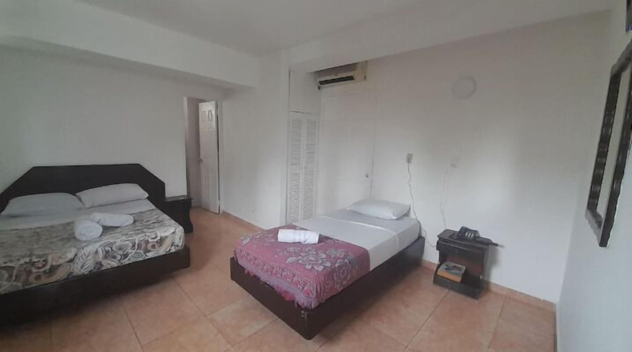 Bedroom 3, Hotel Costa Azul, Panamá