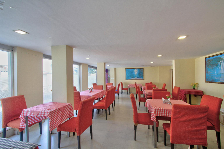 Others 5, Super Townhouse Hills Palace, The Nilgiris
