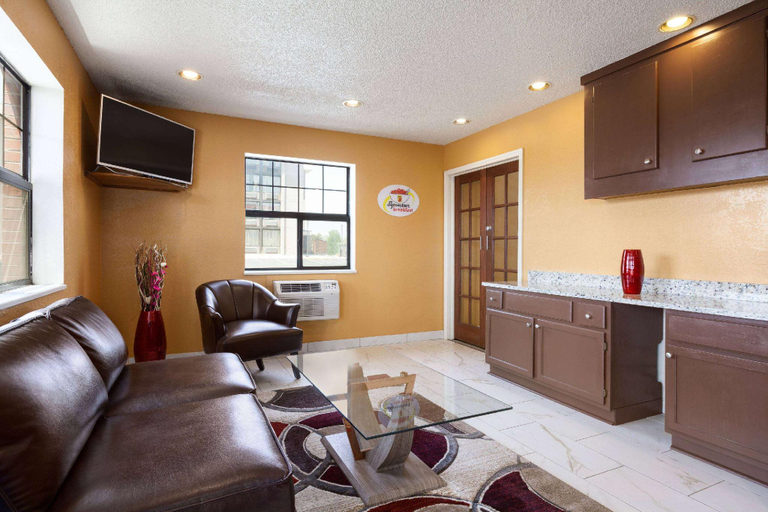 Public Area, Super 8 by Wyndham Colorado Springs/Afa Area, El Paso