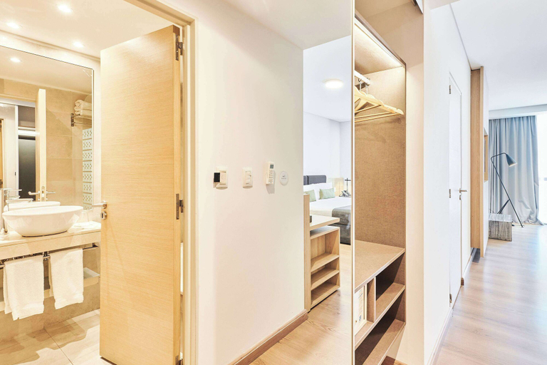 Bathroom 5, Dazzler by Wyndham Rosario, Rosario