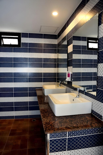 Bathroom 4, The Coconut Hotel, Muang Lampang