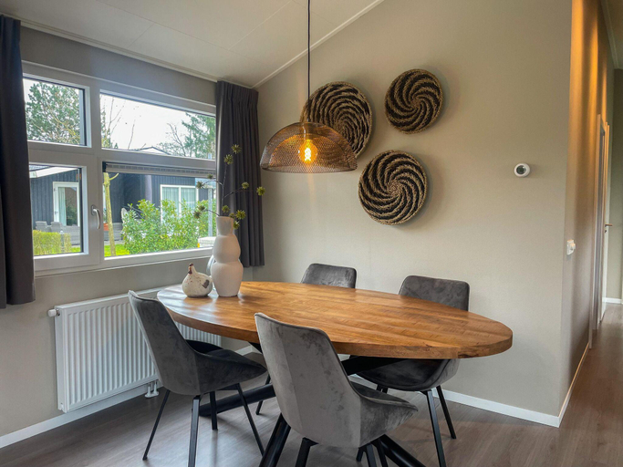 Others 4, Beautiful chalet on the water in a holiday park, Eersel