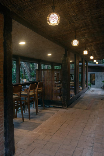 Food & Drinks 3, Tawan Riverside, Mae Wang