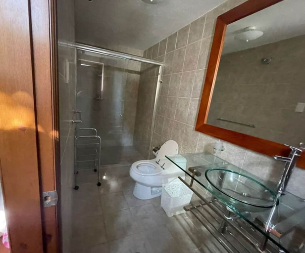 Room 5, Luxury Casa Guayllabamba - BBQ Jacuzzi Gym Piscina, Quito
