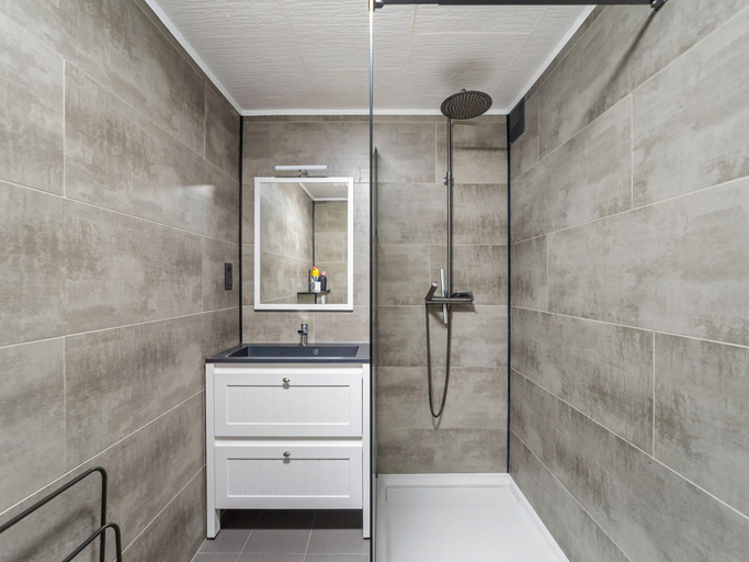 Bathroom 3, Ground-floor flat, West-Vlaanderen