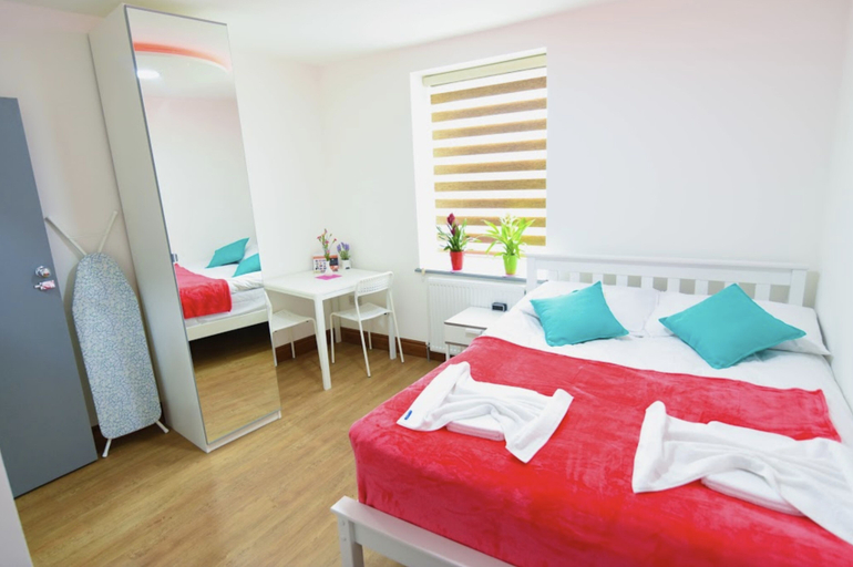 Bedroom, London Suites, London
