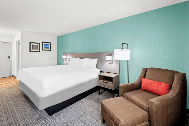 Bedroom 3, Comfort Inn near Great Smoky Mountain National Park, Haywood