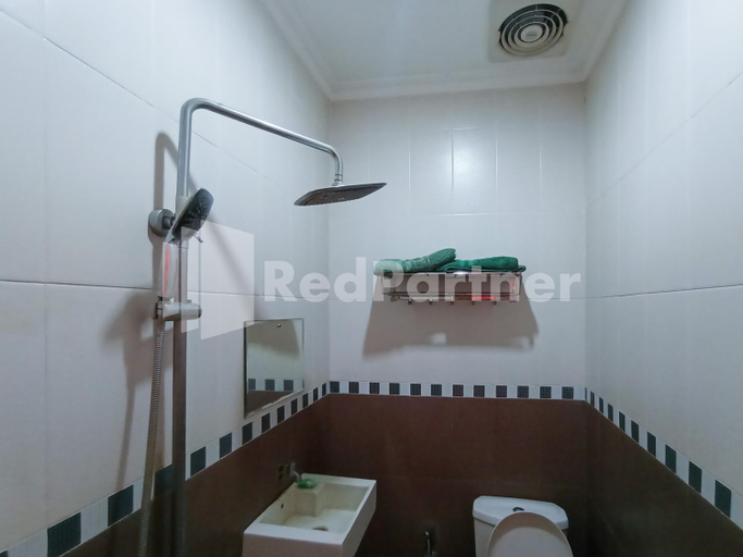 Bathroom 11