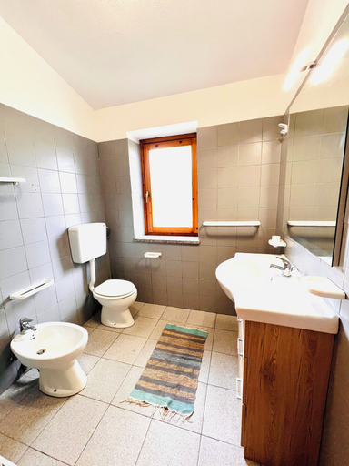 Bathroom 3, Residence La Cinta 8 SX, Nuoro