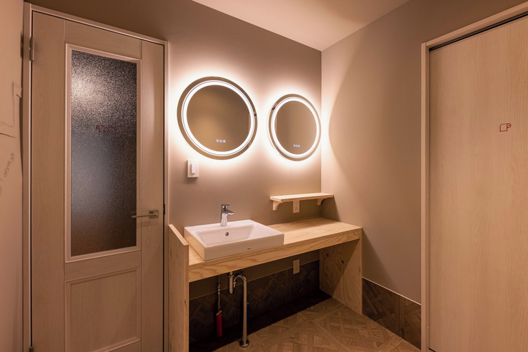 Bathroom, NOVELS, Komoro