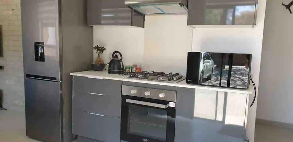Room 5, Ultra modern 2 bedroomed apartment - 2082, Bulawayo
