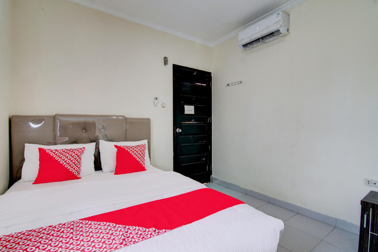Bedroom 3, Hotel O Raya Guest House Syariah, Pekanbaru