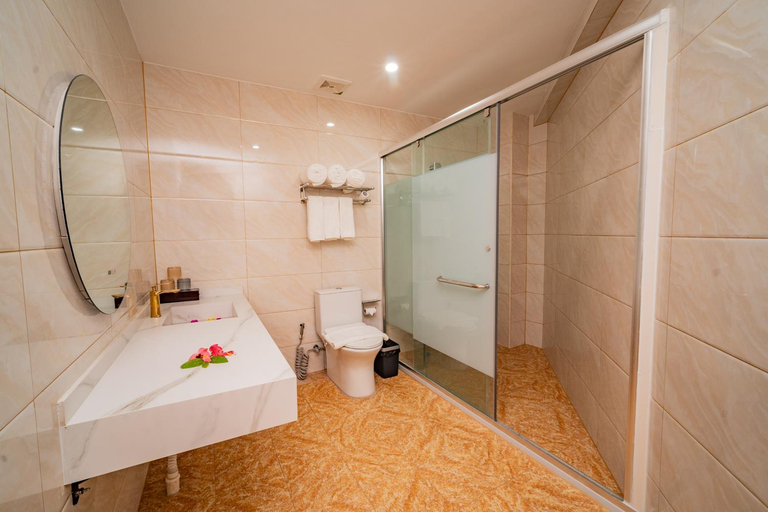 Bathroom 5, Bohol Dolphin Bay Resort, Panglao