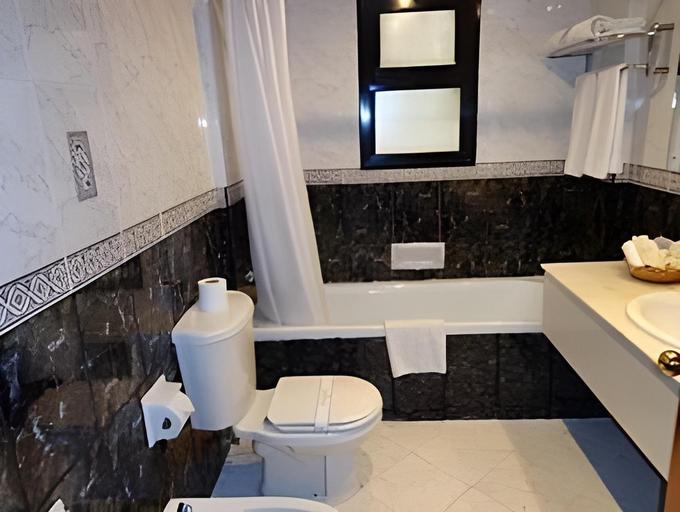 Bathroom 4, Bahrain Carlton Hotel, Manama