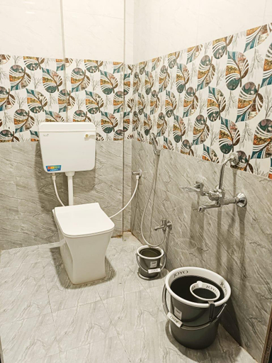 Bathroom, Janani Niwas Matheran, Raigarh