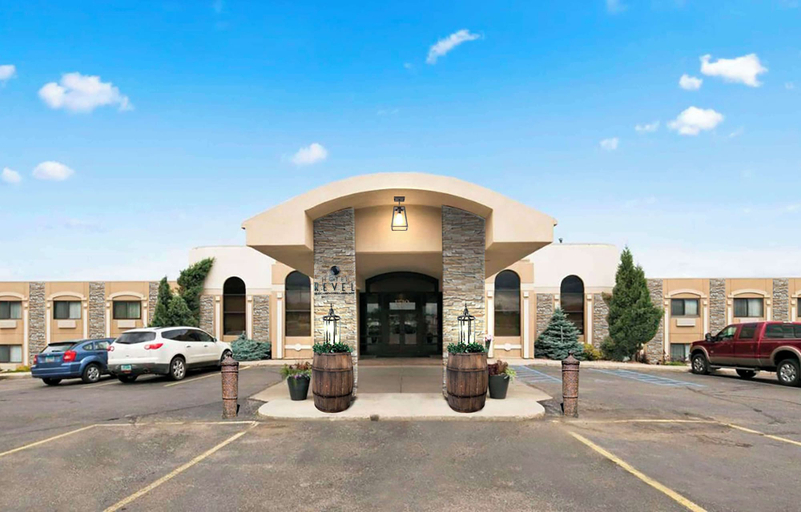 Exterior & Views 2, Revel Hotel Minot, SureStay Collection by Best Western, Ward