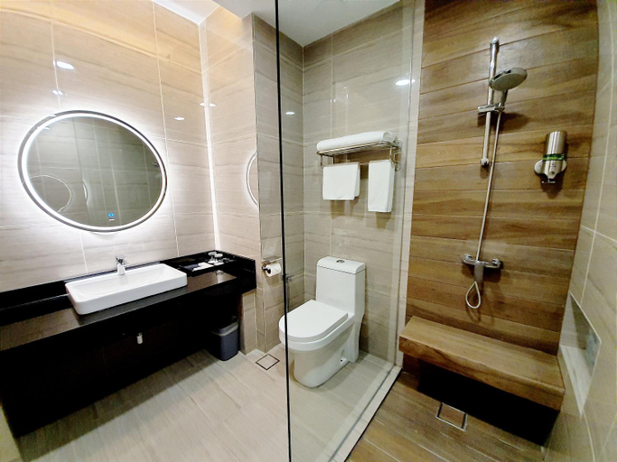 Bathroom 10