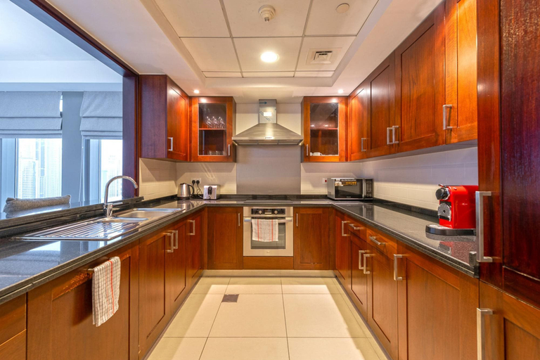 Room 4, Spectacular 2BR With Burj Khalifa Fountain View, Dubai