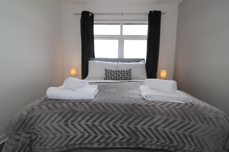 Room 4, Culzean House - Carfin, North Lanarkshire