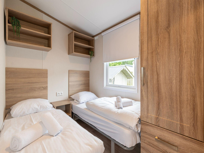 Bedroom 2, Chalet in De Haan near Sandy Beaches, West-Vlaanderen