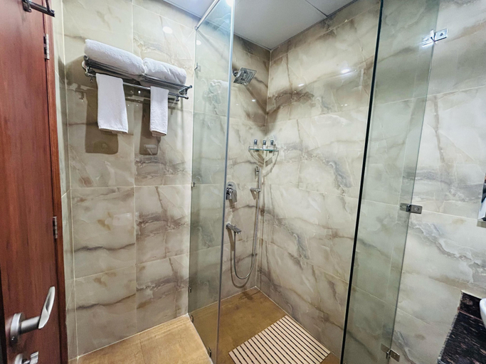 Bathroom 4, IRA By Orchid Noida, Gautam Buddha Nagar