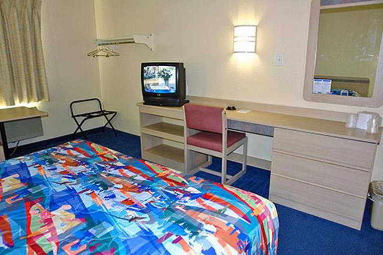 Bedroom 3, Motel 6 King of Prussia, Montgomery