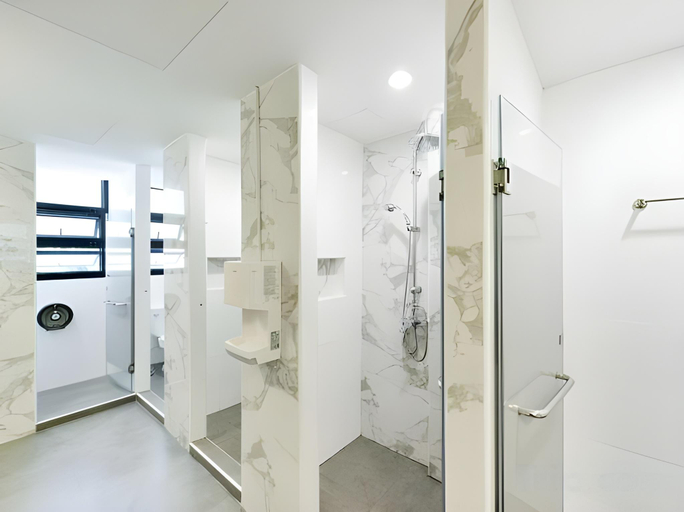Bathroom 14