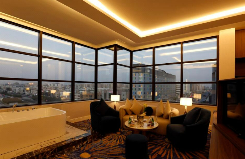Others 5, Novo Hotel, Riyadh