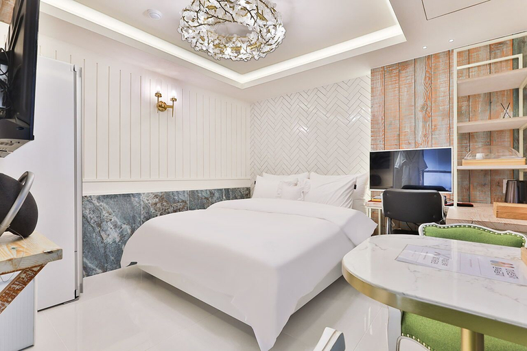 Bedroom 3, Riverside in February Gyeongsangbuk-do, Dong
