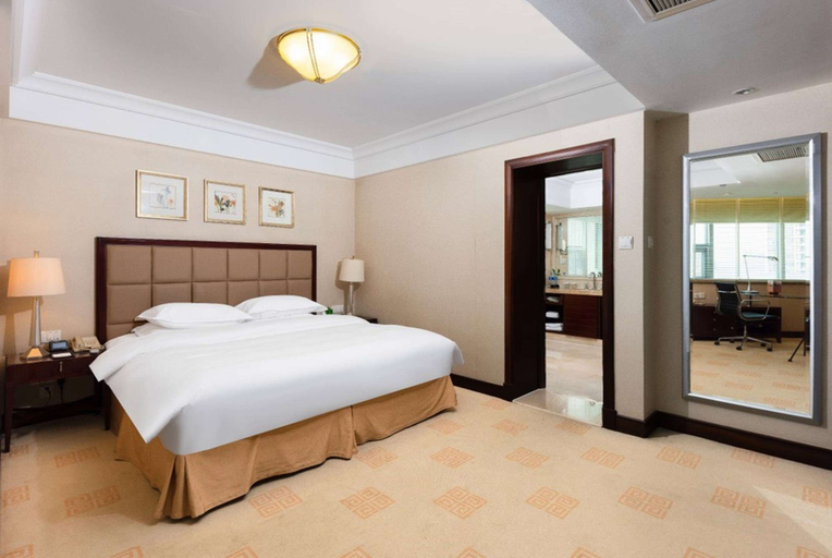 Bedroom 2, Ramada Plaza Wuhan Optics Valley, Wuhan