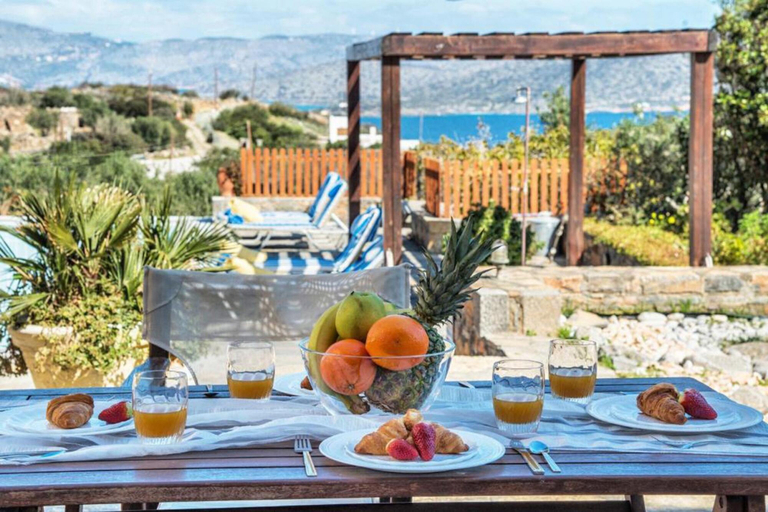 Room 5, Villa Glan Y Mor in Agios Nikolaos, Crete