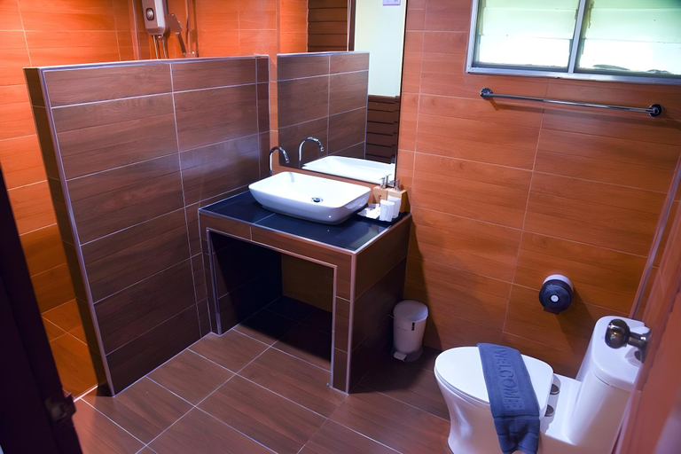 Bathroom 5, Frank Ao Nang Krabi Resort, Mueang Krabi