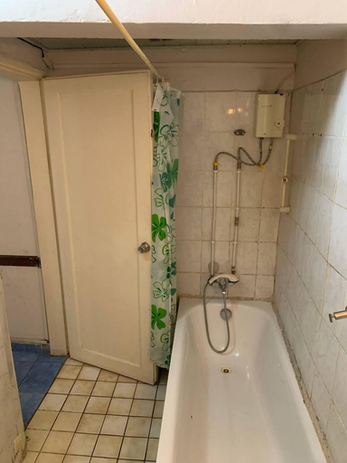 Bathroom 4, SKY Hotel Bonapriso, Wouri