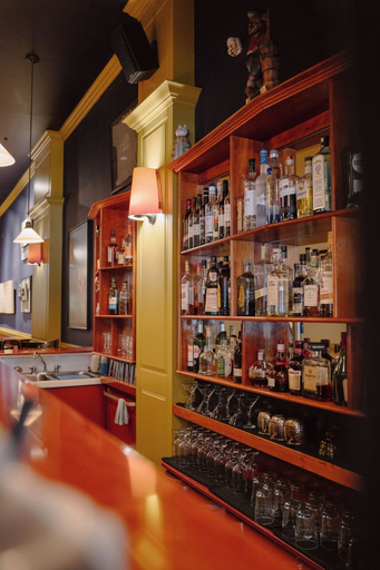 Food & Drinks 5, Foster's Inn, Perth