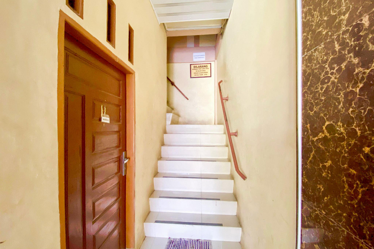 Public Area 3, RedDoorz Syariah @ Aisyah Stabat, Langkat