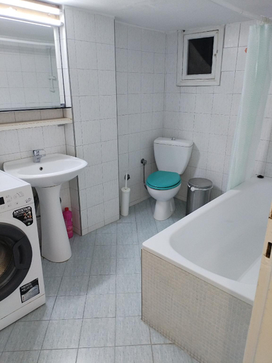 Bathroom 3, Old City, Cosy Flat Helexpo, Central Macedonia