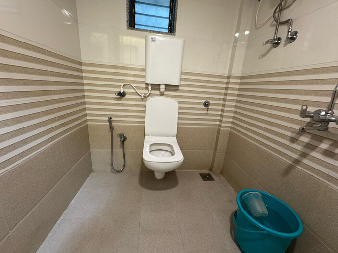 Bathroom 3, Sai Residency & Dormitory, Thane