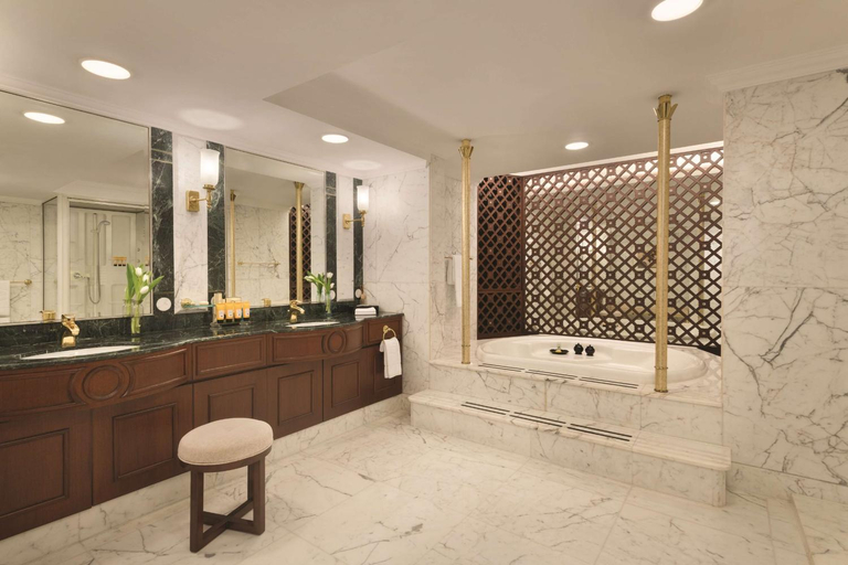 Bathroom 5, Shangri-La Shenzhen, New Territories