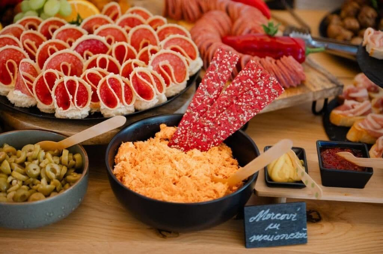 Food & Drinks 5, Hotel-Restaurant Dumbrava Rupea, Rupea