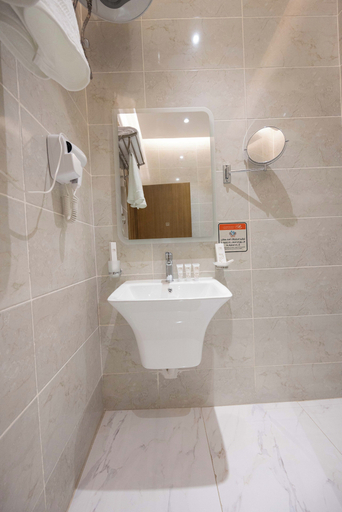 Bathroom 4, Sakura City Hotel