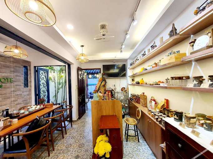 Food & Drinks 3, The Lovenote Home, District 3