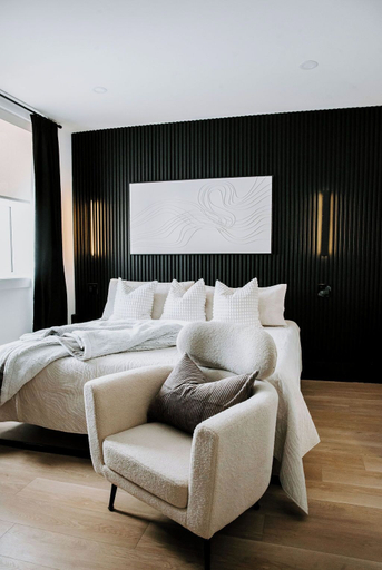 Bedroom 4, Hotel M2, Restigouche